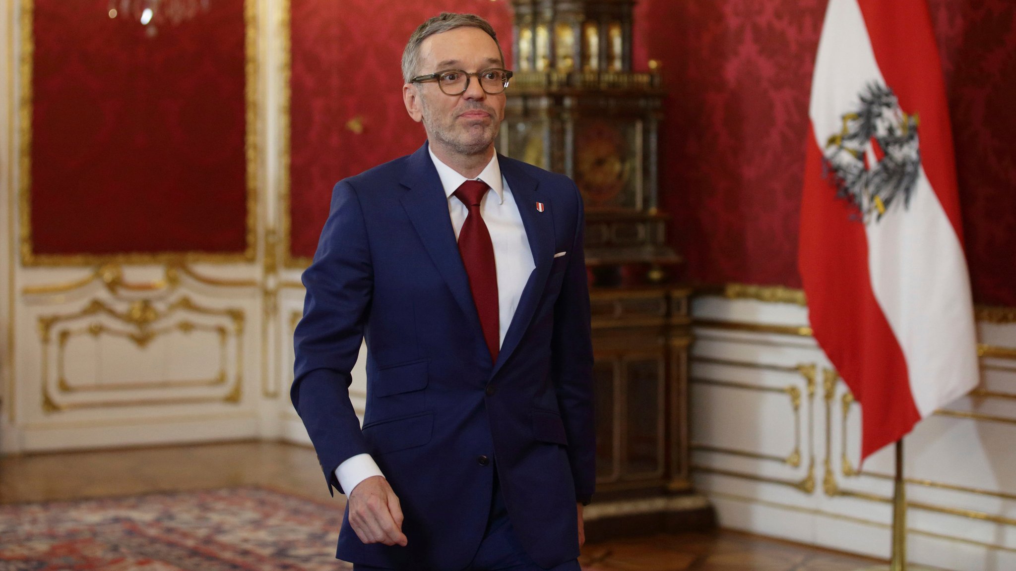 06.01.2025, Österreich, Wien: Österreichs FPÖ-Chef Herbert Kickl verlässt das Präsidialamt nach einem Treffen mit Bundespräsident Van der Bellen. Foto: Heinz-Peter Bader/AP/dpa +++ dpa-Bildfunk +++