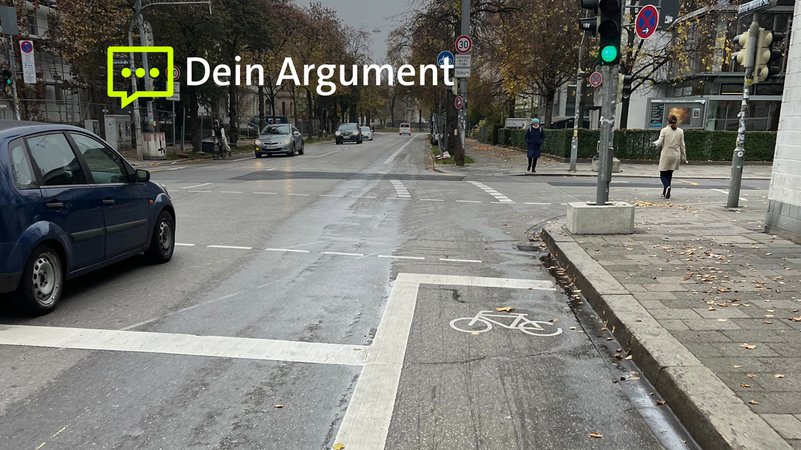 Kreuzung mit Radfahrstreifen in München | Bild: BR24/Gabriel Wirth Kreuzung mit Radfahrstreifen in München