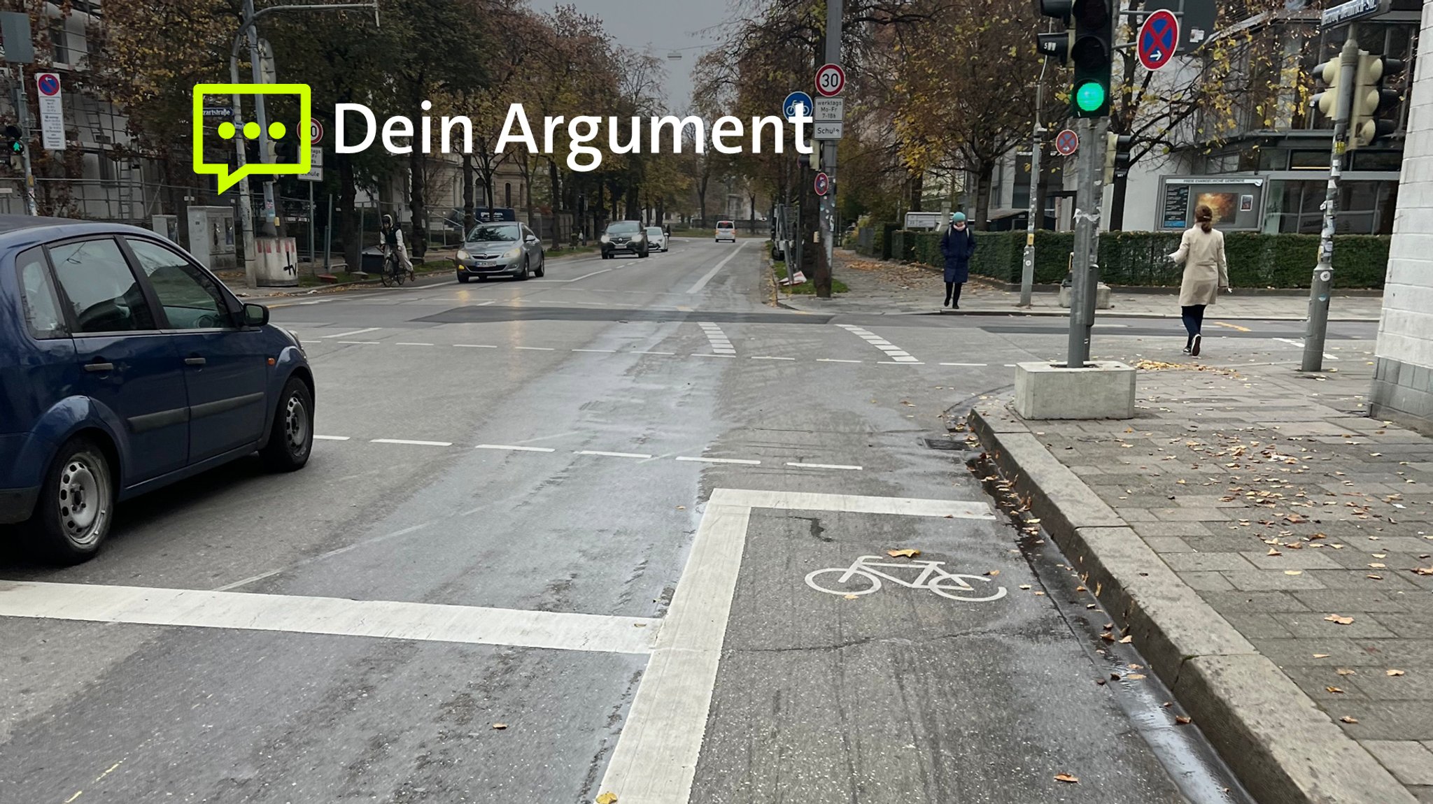 Kreuzung mit Radfahrstreifen in München