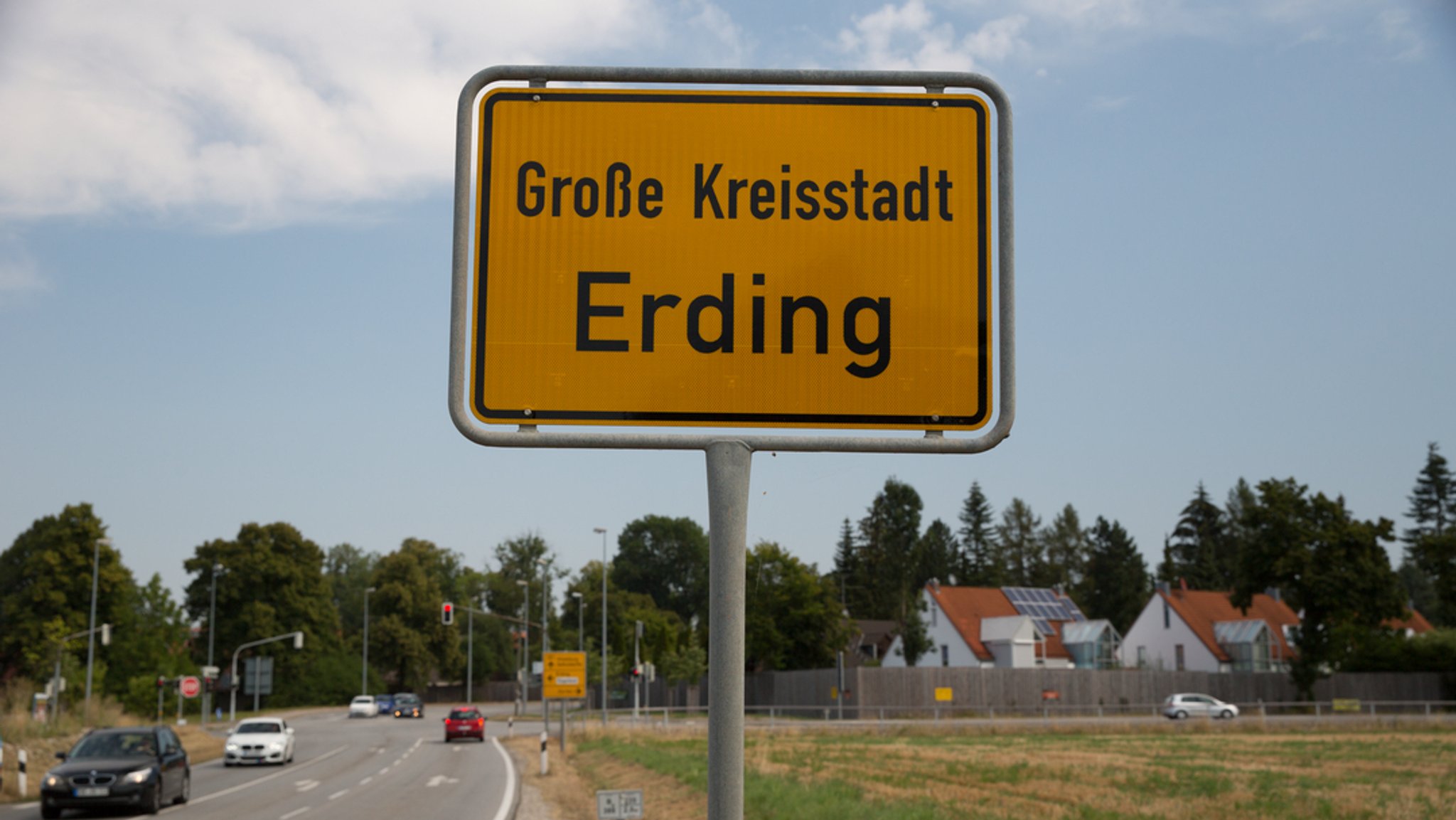 Drohte abzustürzen: Polizei rettet Flüchtigen von Hausdach