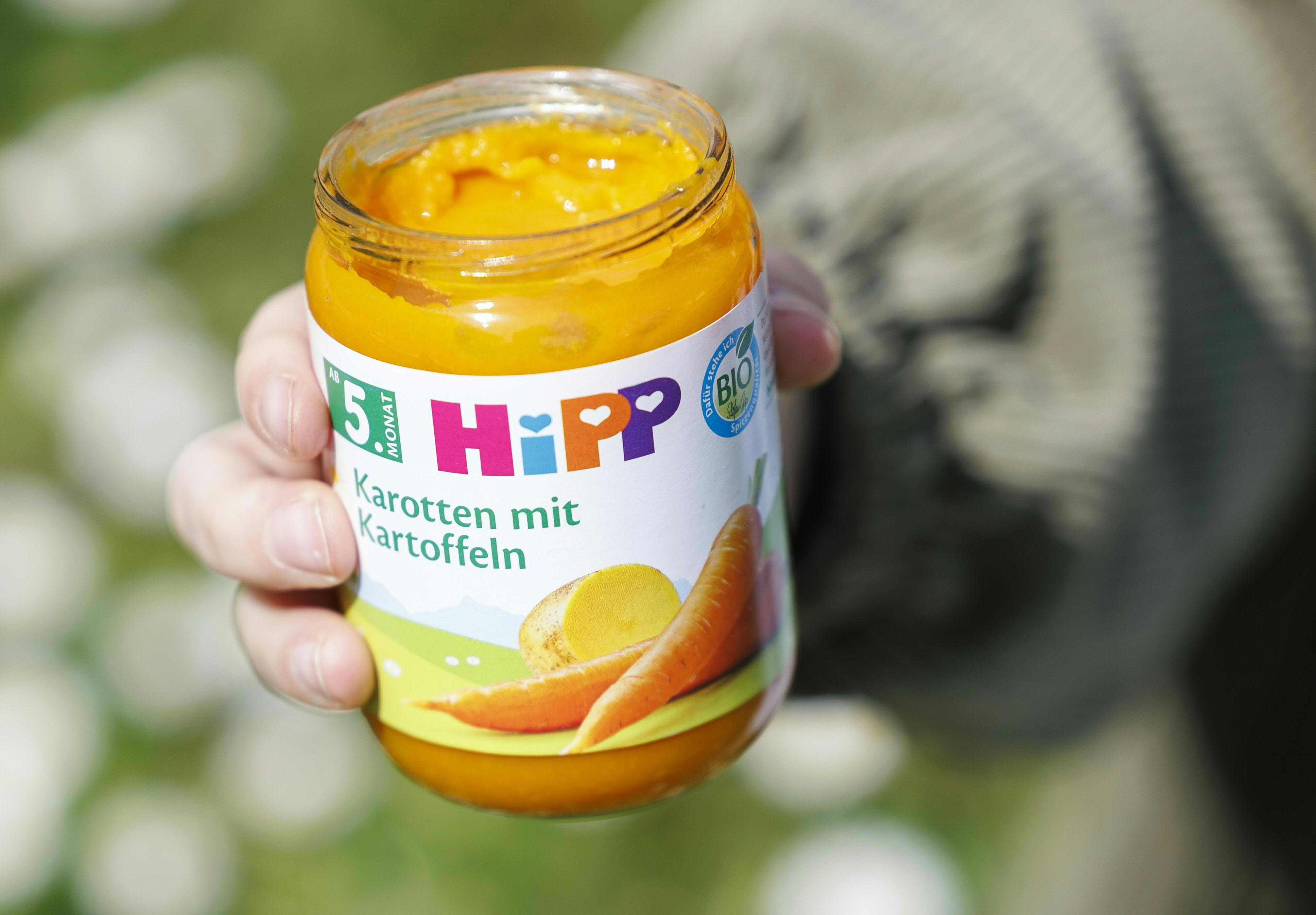Ein Hipp-Babykostgläschen "Karotten mit Kartoffeln" (Symbolbild).