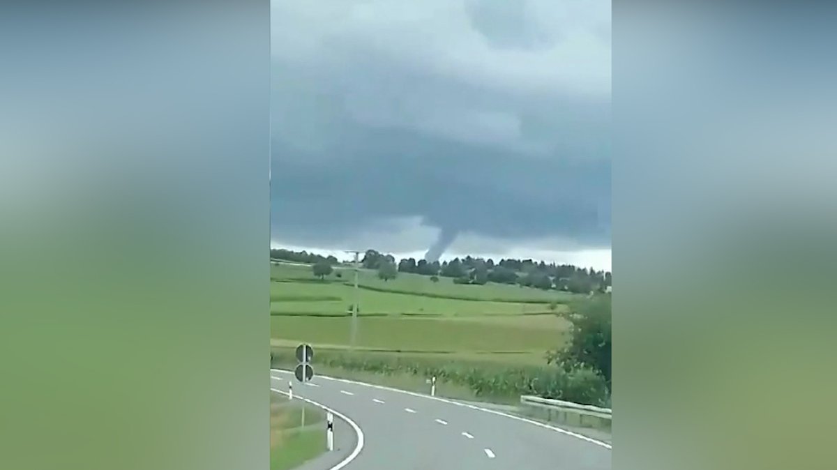 In Bindlach in der Nähe von Bayreuth hat es am Freitag einen Tornado gegeben