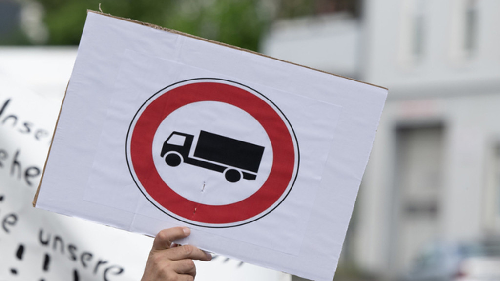Inntalgemeinden und ihre Bürger fordern ein Durchfahrtsverbot für Lkw über 7,5 Tonnen