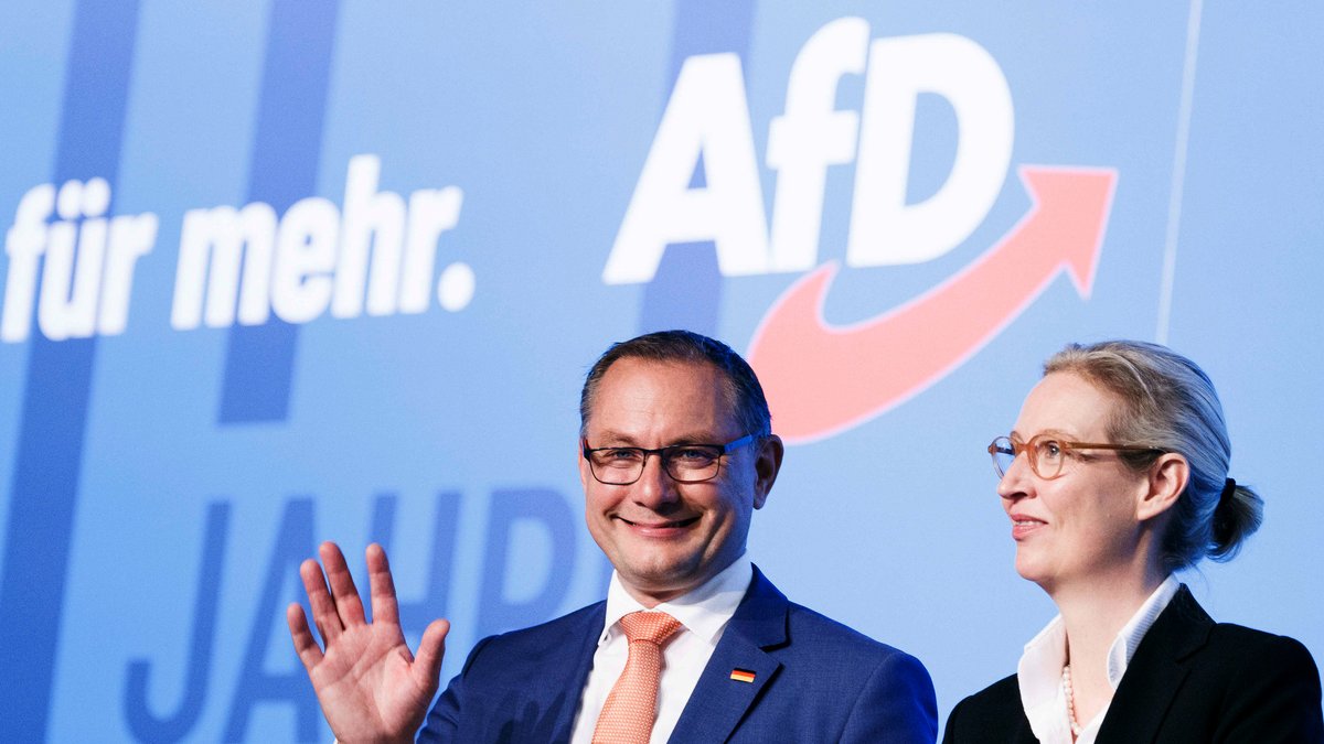 Tino Chrupalla und Alice Weidel beim AfD-Bundesparteitag in Magdeburg