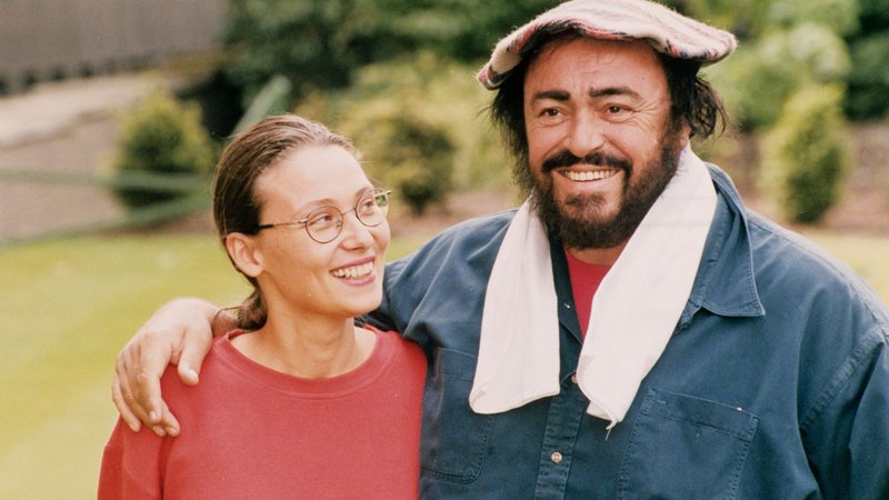Auch der Privatmann Luciano Pavarotti wird in Ron Howards "Pavarotti" beleuchtet (Filmszene).