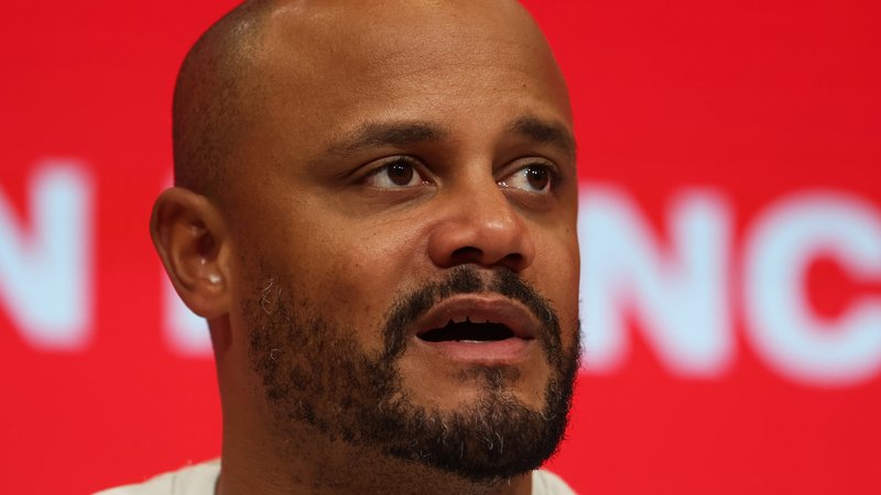 FC-Bayern-Trainer Vincent Kompany | Bild: picture-alliance/dpa FC-Bayern-Trainer Vincent Kompany