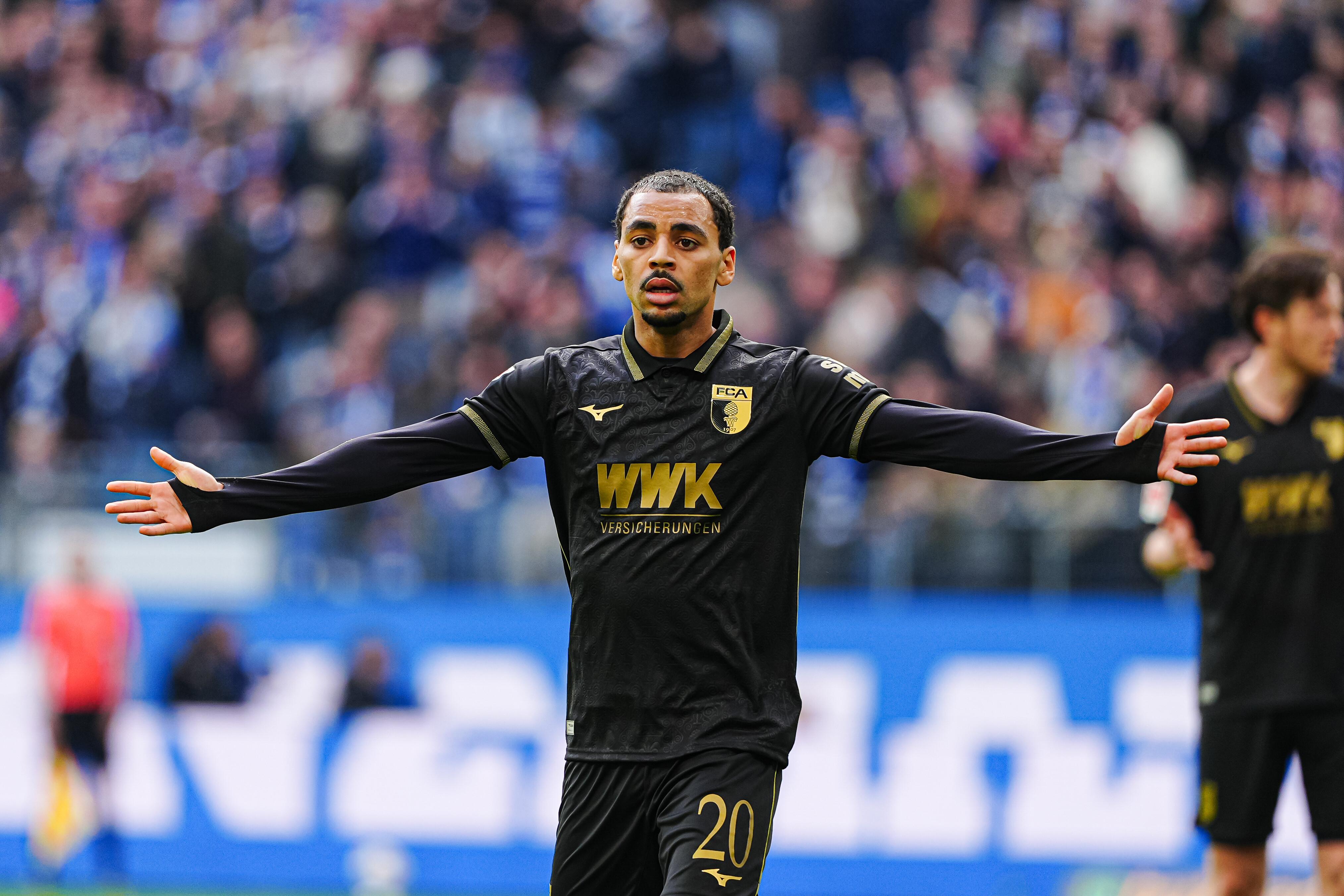 Nur ein Punkt für Alexis Claude-Maurice und den FC Augsburg. | Bild:picture-alliance / dpa