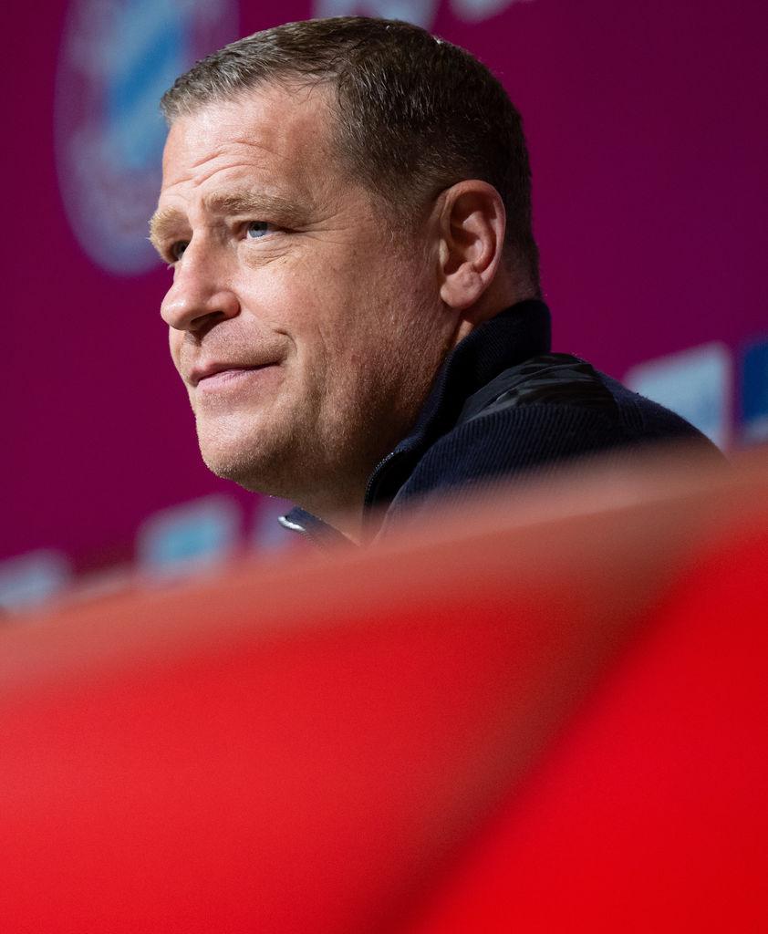 27.02.2024, Bayern, München: Max Eberl, neuer Sportvorstand des FC Bayern München, nimmt in der Allianz Arena an Pressekonferenz teil. Eberl wird ab dem 01.03.2023 neuer Sportvorstand beim FC Bayern München. Foto: Sven Hoppe/dpa - WICHTIGER HINWEIS: Gemäß den Vorgaben der DFL Deutsche Fußball Liga bzw. des DFB Deutscher Fußball-Bund ist es untersagt, in dem Stadion und/oder vom Spiel angefertigte Fotoaufnahmen in Form von Sequenzbildern und/oder videoähnlichen Fotostrecken zu verwerten bzw. verwerten zu lassen. +++ dpa-Bildfunk +++