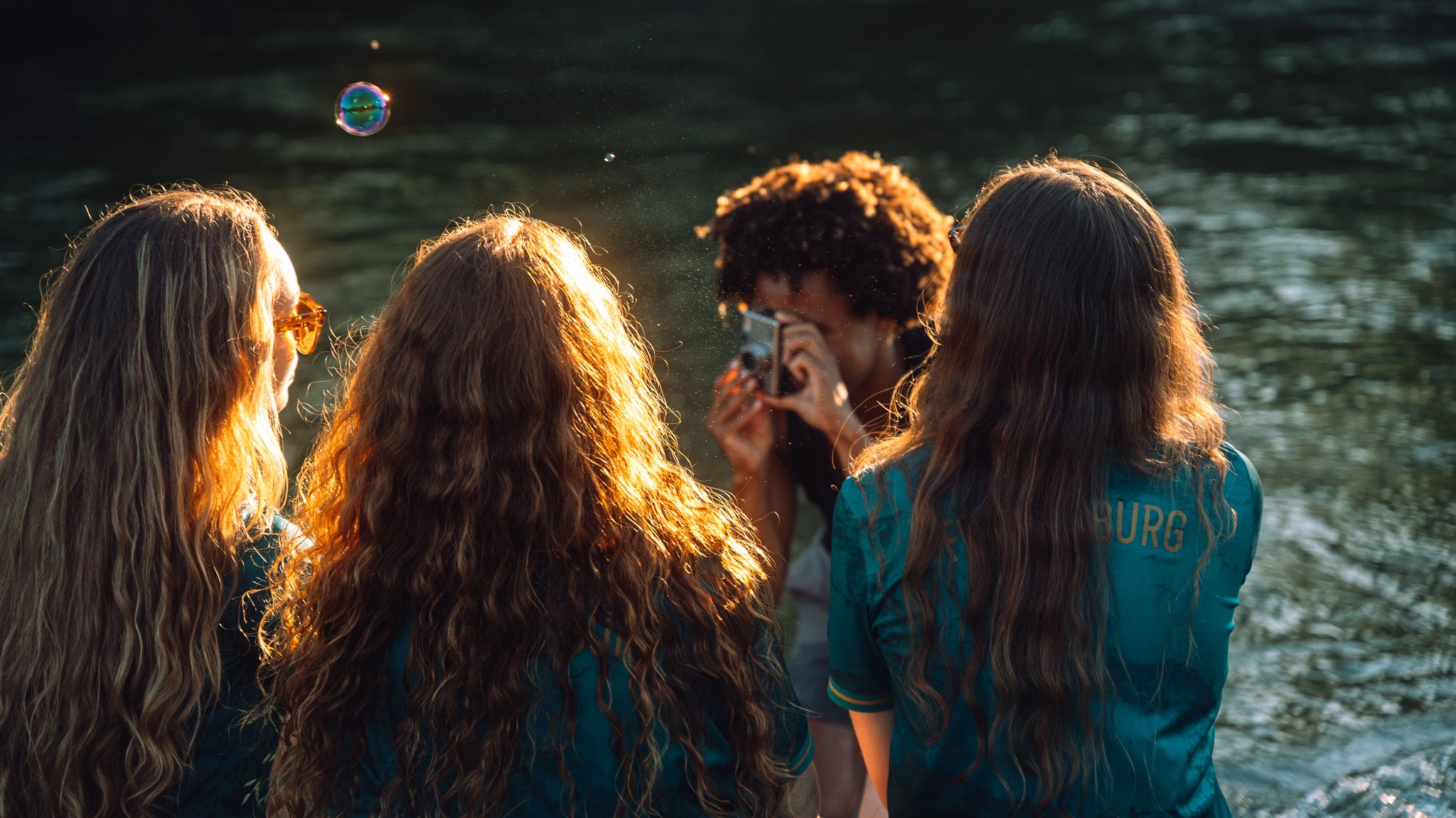 FCA-Profi Massengo fotografiert neues "Wasser-Trikot"