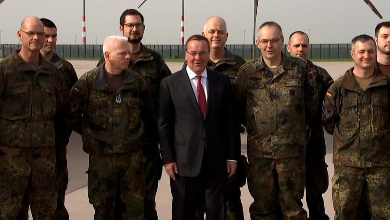 Die Bundeswehr hat die ersten Soldaten der künftigen Brigade Litauen in das östliche Nato-Land verlegt. Bis Ende 2027 sollen bis zu deutsche 5000 Soldaten dauerhaft gefechtsbereit in dem Land sein.