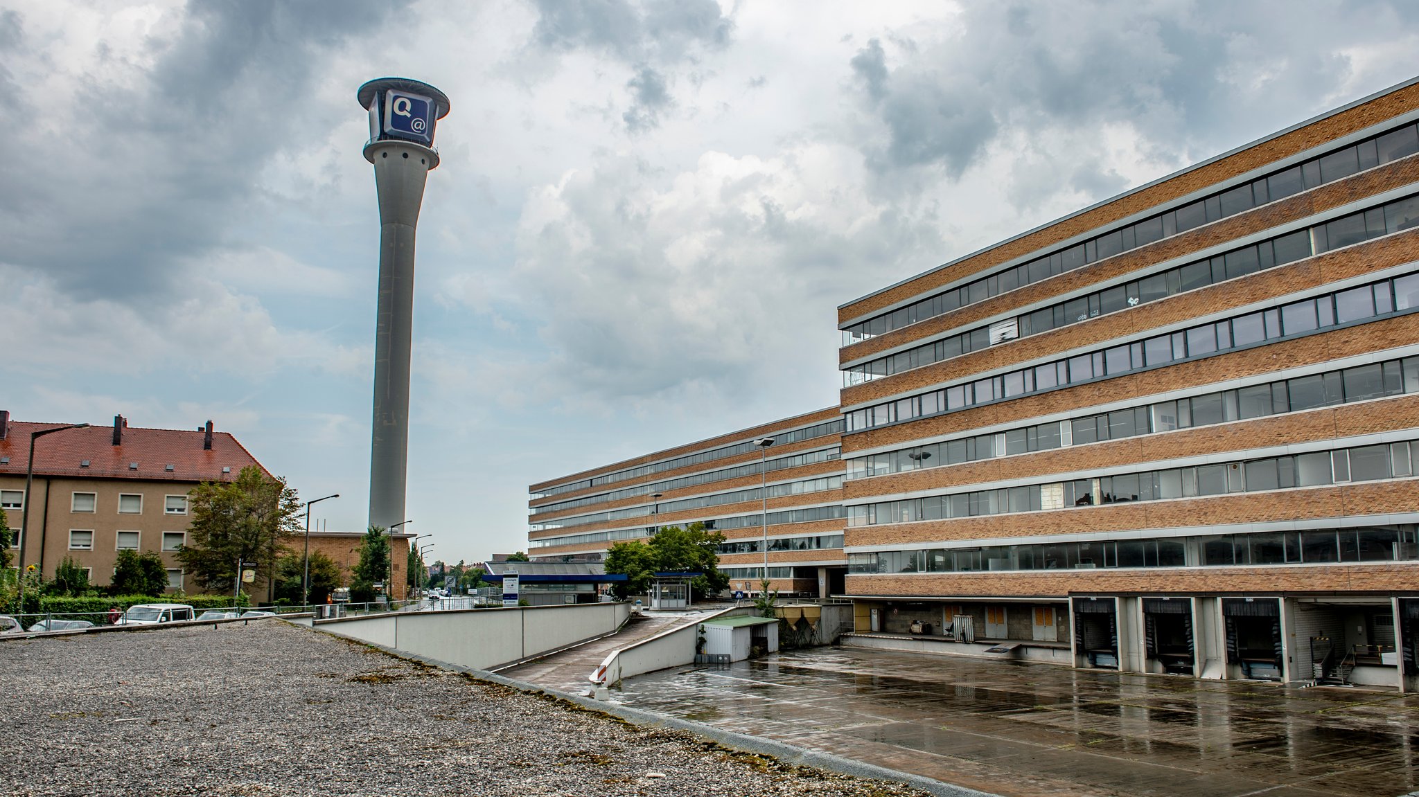 Das ehemalige Quelle-Versandhaus mit Quelleturm.