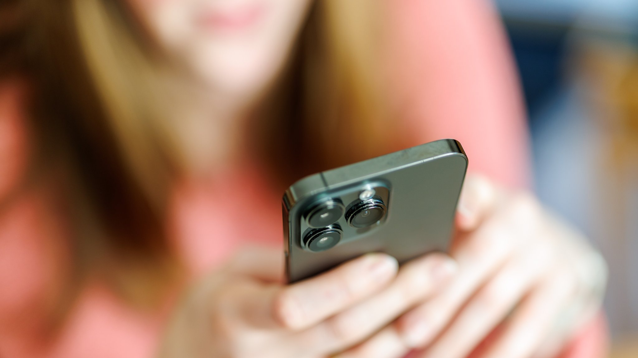 Symbolbild Gefahren durch Social Media Jugendliche. | Bild: picture alliance / dpa | Matthias Balk Symbolbild Gefahren durch Social Media Jugendliche.