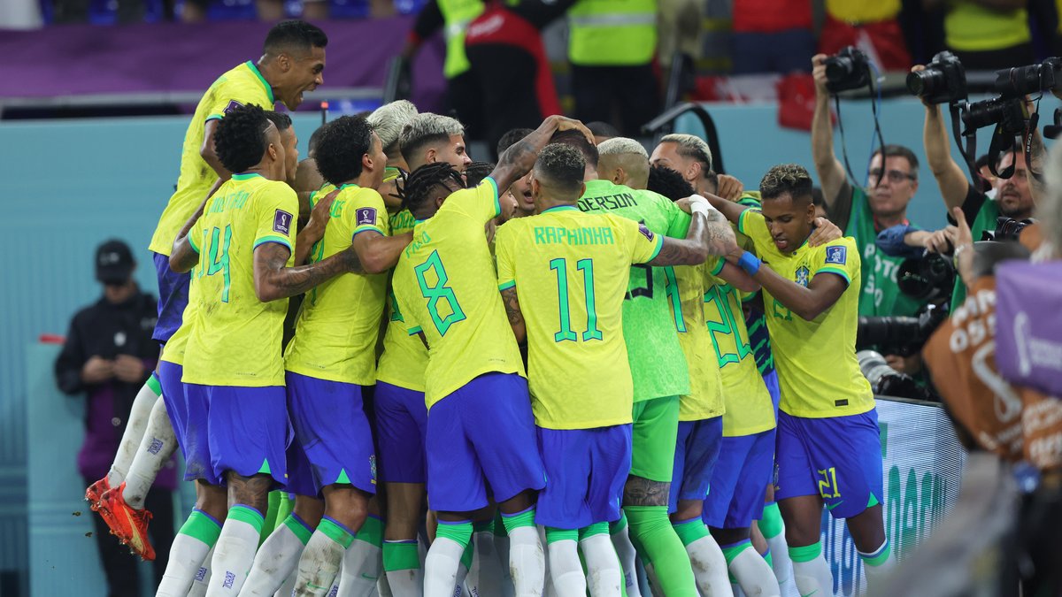 Brasiliens Spieler bejubeln das 1:0 gegen die Schweiz