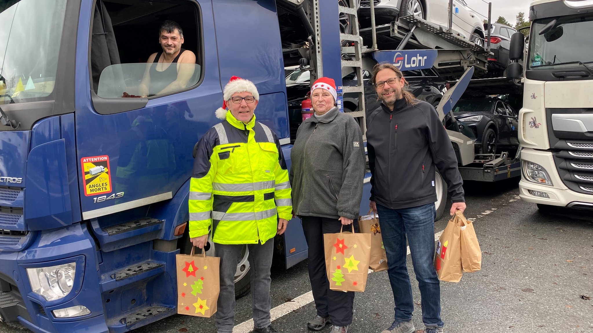 Lebensmittelretter versorgen gestrandete Trucker an der A6