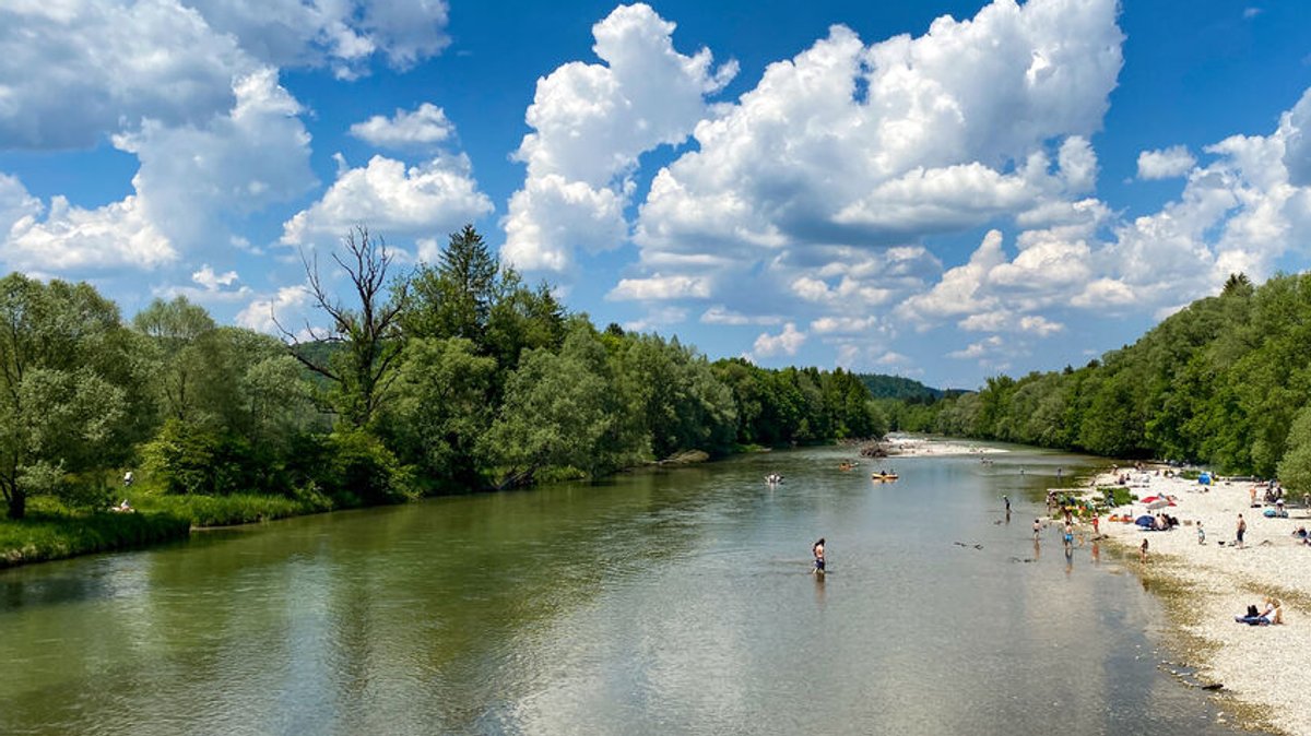 Die Isar von der Dürnsteiner Brücke bei Schäftlarn aus gesehen.