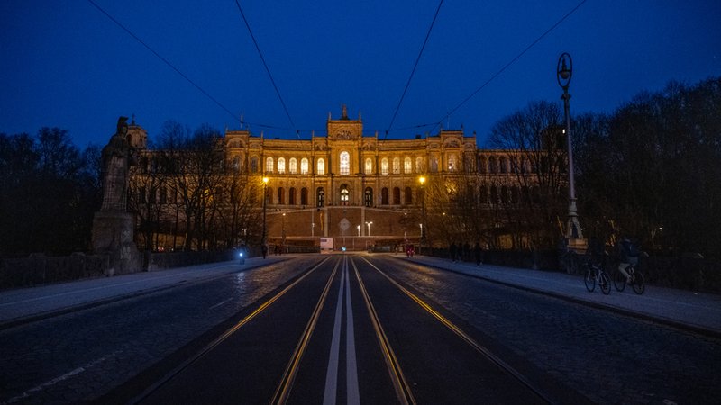 Archivbild: Bayerischer Landtag bei Nacht | Bild: BR/Markus Konvalin Archivbild: Bayerischer Landtag bei Nacht