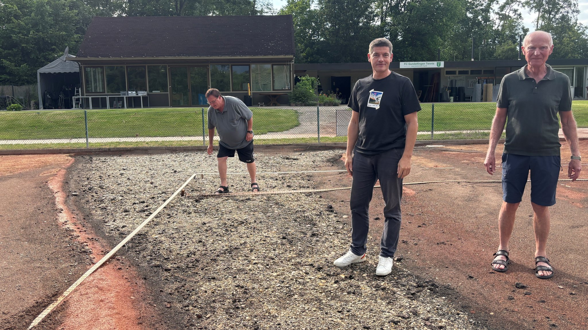 Die Tennisplätze beim FC Gundelfingen sind durch das Hochwasser völlig zerstört - und nicht nur das. 