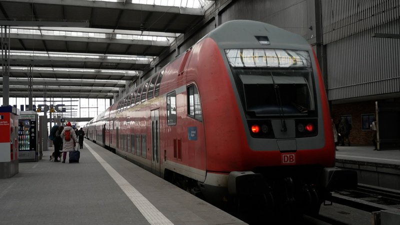 Zug im Hauptbahnhof München