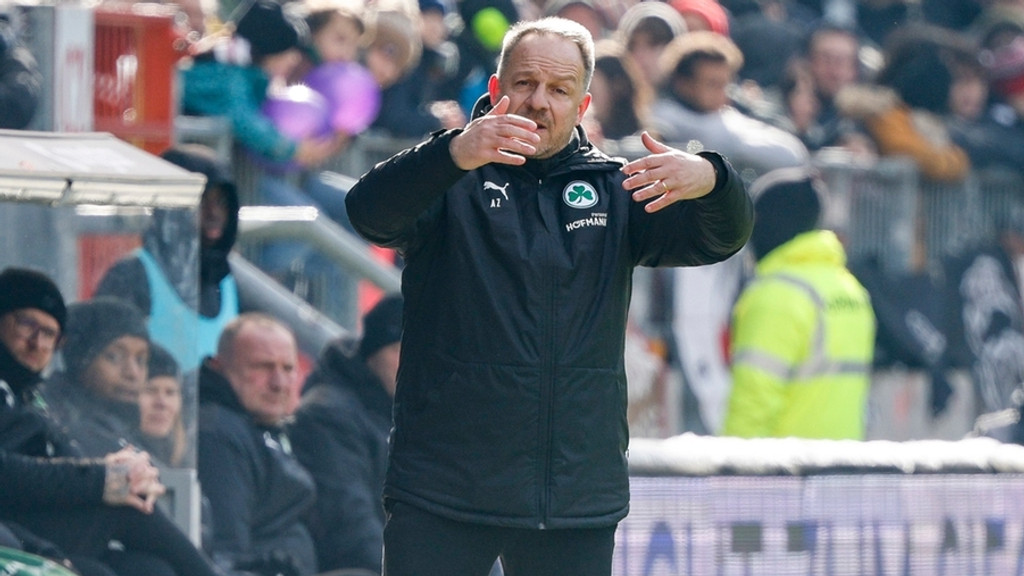 Fürths Trainer Alexander Zorniger | Bild: dpa-Bildfunk/Axel Heimken Fürths Trainer Alexander Zorniger
