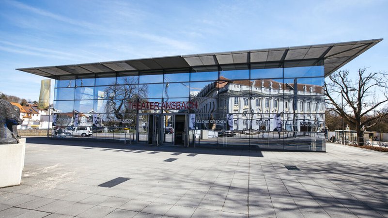 Das Theater Ansbach soll bald saniert werden. | Bild: BR/Philipp Kimmelzwinger Das Theater Ansbach soll bald saniert werden.