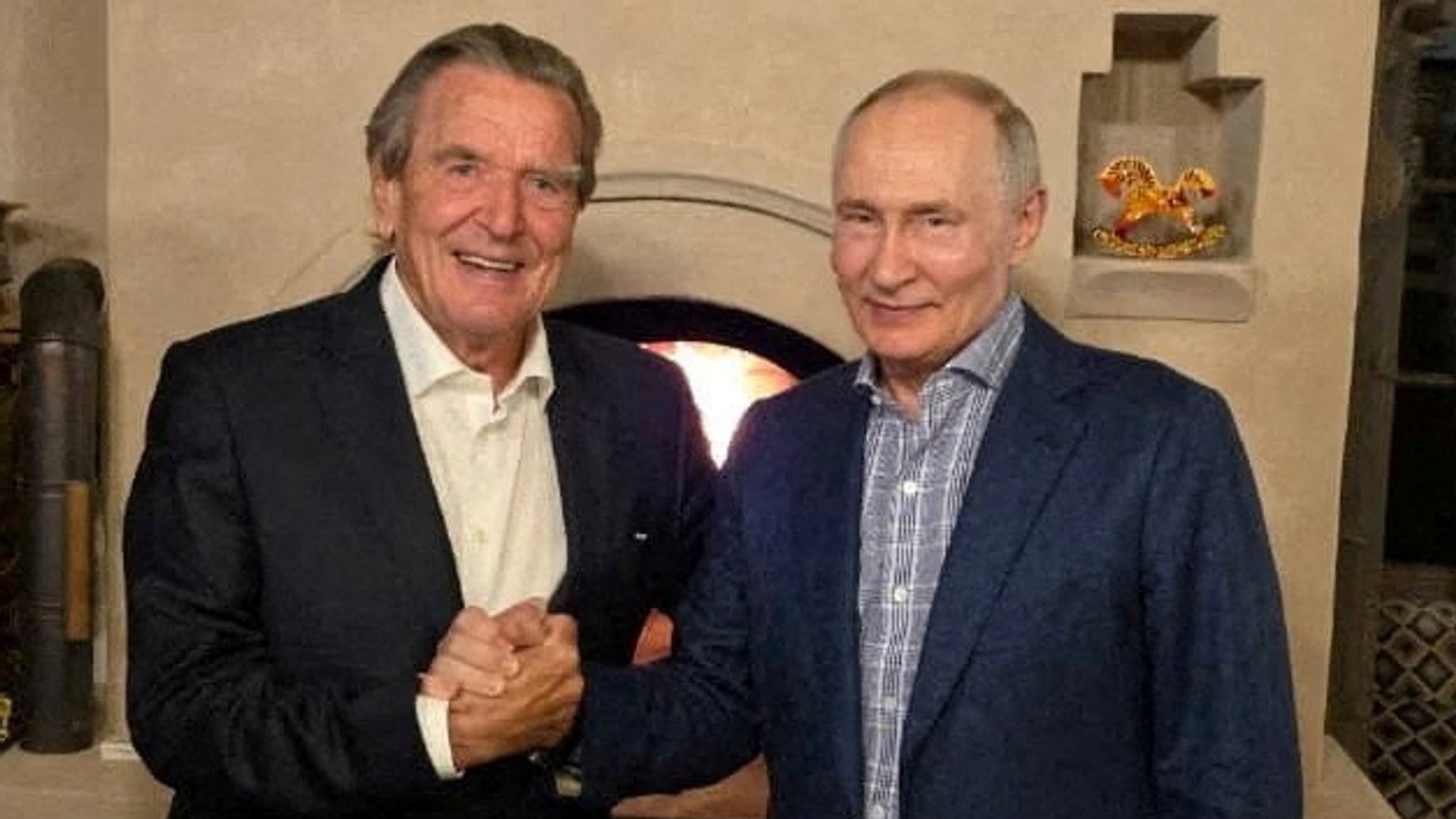 Empörungswelle nach Schröders Besuch zu Putins Geburtstag