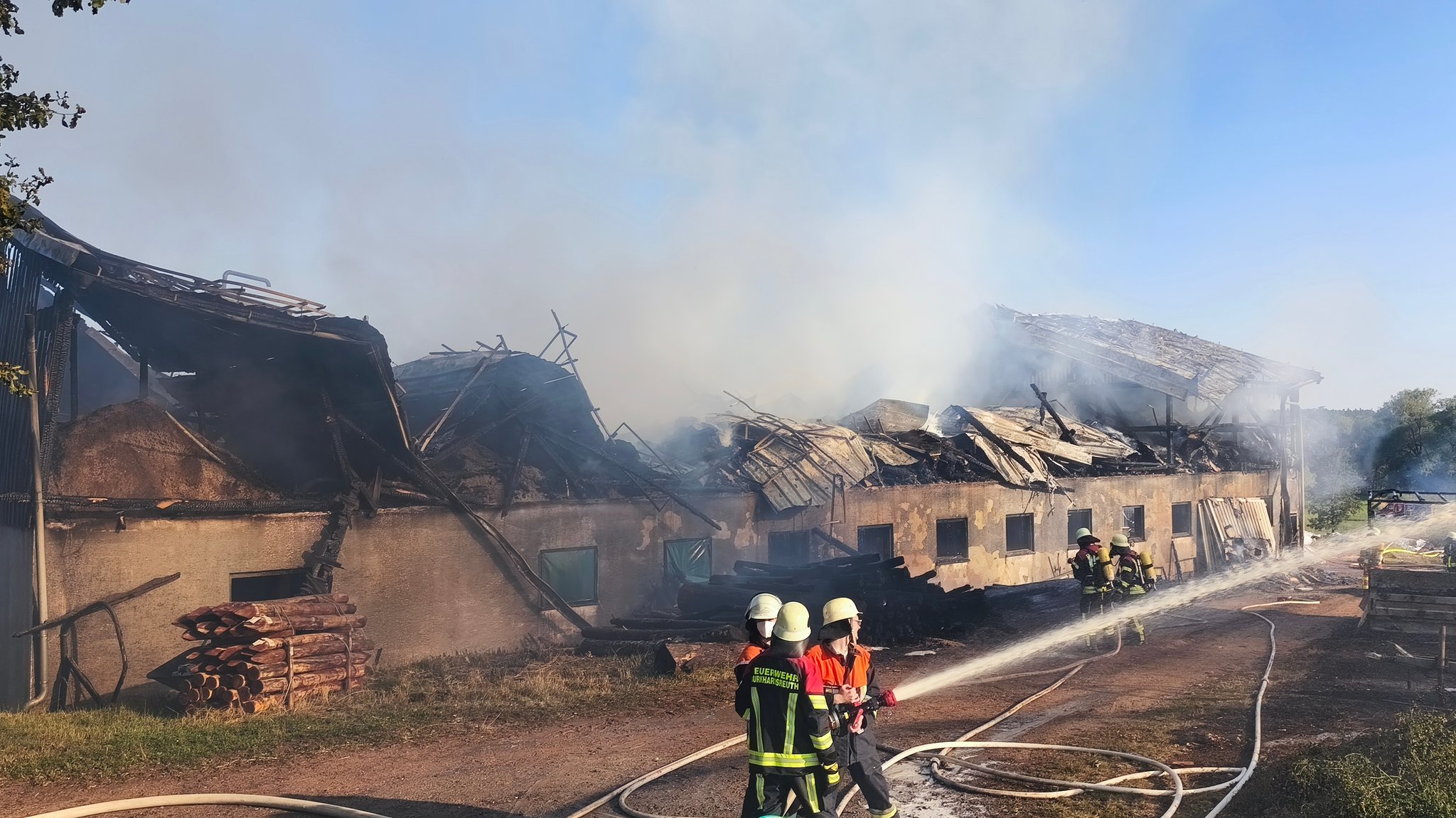 Feuer auf Bauernhof in Oberpfalz - 15 Rinder tot