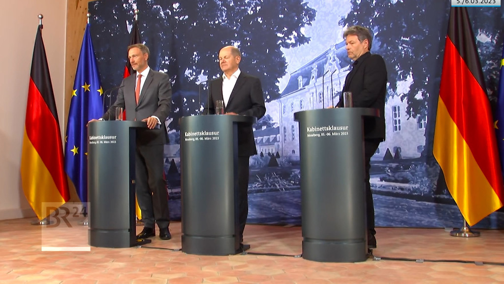 Habeck, Scholz und Lindner bei der Kabinettsklausur | Bild: BR Habeck, Scholz und Lindner bei der Kabinettsklausur