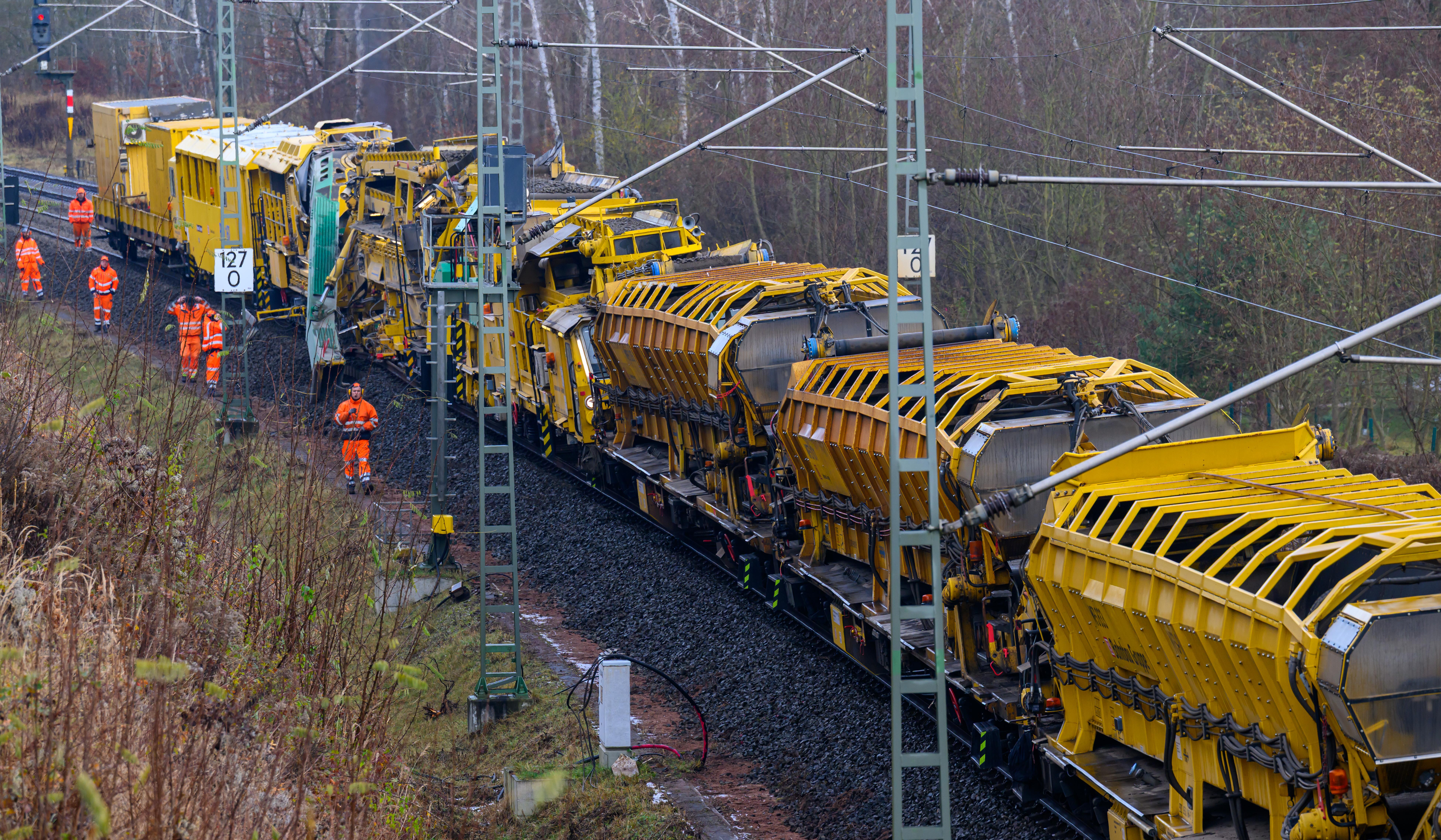 Zwischen München und Buchloe gehts im Jahr 2026 teilweise nur noch mit Tempo 70 voran wegen Instandhaltungsmaßnahmen.