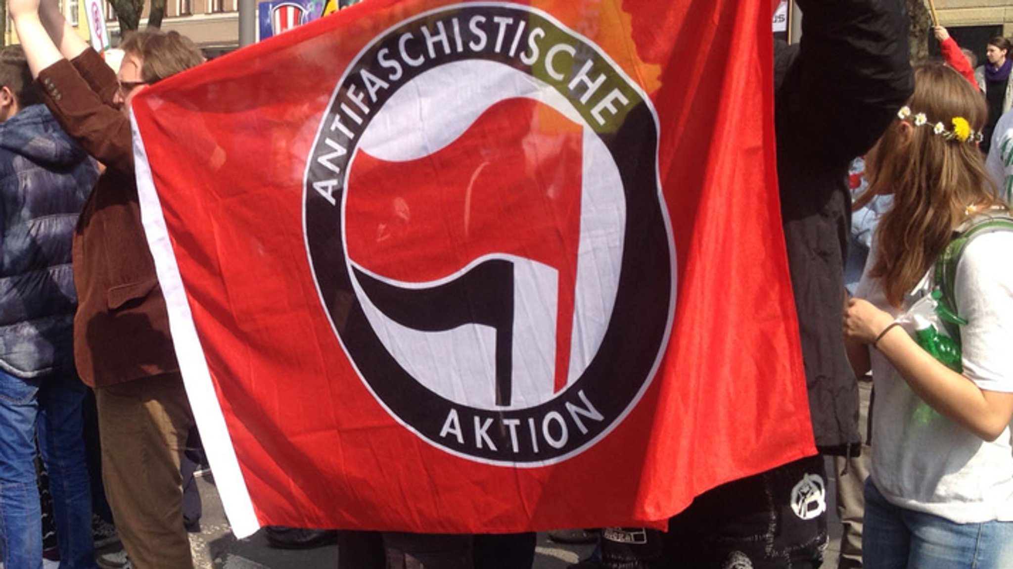 Eine Fahne der Antifa-Bewegung.