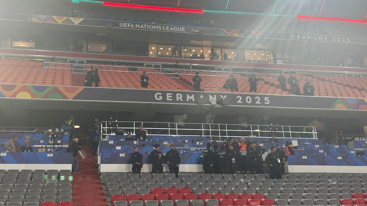 Sturz von Tribüne: Fußballfan stirbt bei Nations League Finale 