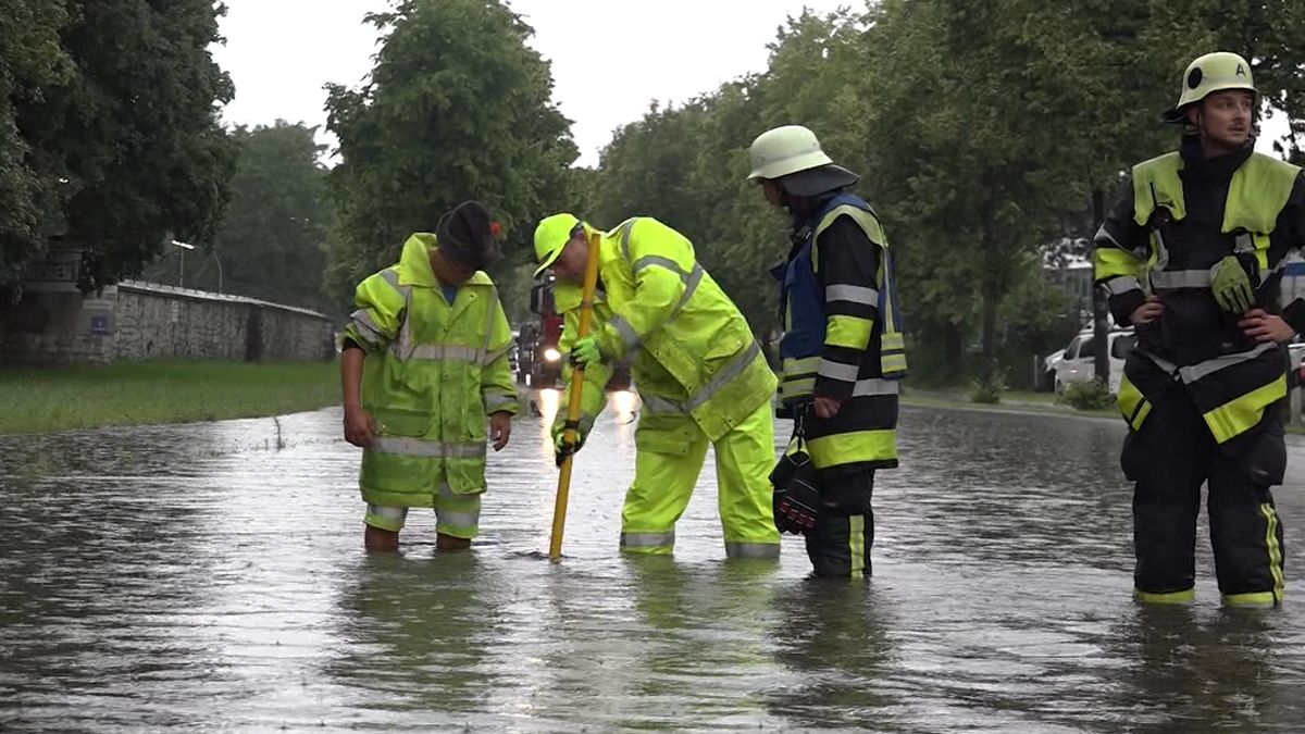 Unwetter Mindestens 200 Einsatze Im Oberland Br24