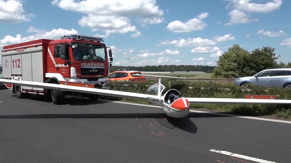 Segelflugzeug Muss Auf B469 Notlanden Pilot Schwer Verletzt Br24