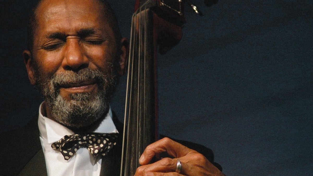 Ron Carter spielt 2024 bei der Internationalen Jazzwoche Burghausen