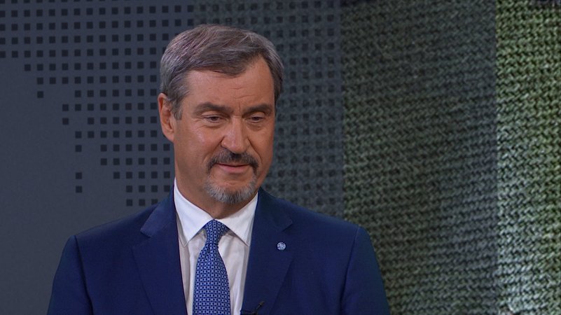 Markus Söder zu Gast bei Mirjam Kottmann: Wer steckt hinter den Drohnenflügen von München? Auch der Wehrdienst ist Thema des Interviews. | Bild: Bayerischer Rundfunk 2025 Markus Söder zu Gast bei Mirjam Kottmann: Wer steckt hinter den Drohnenflügen von München? Auch der Wehrdienst ist Thema des Interviews.