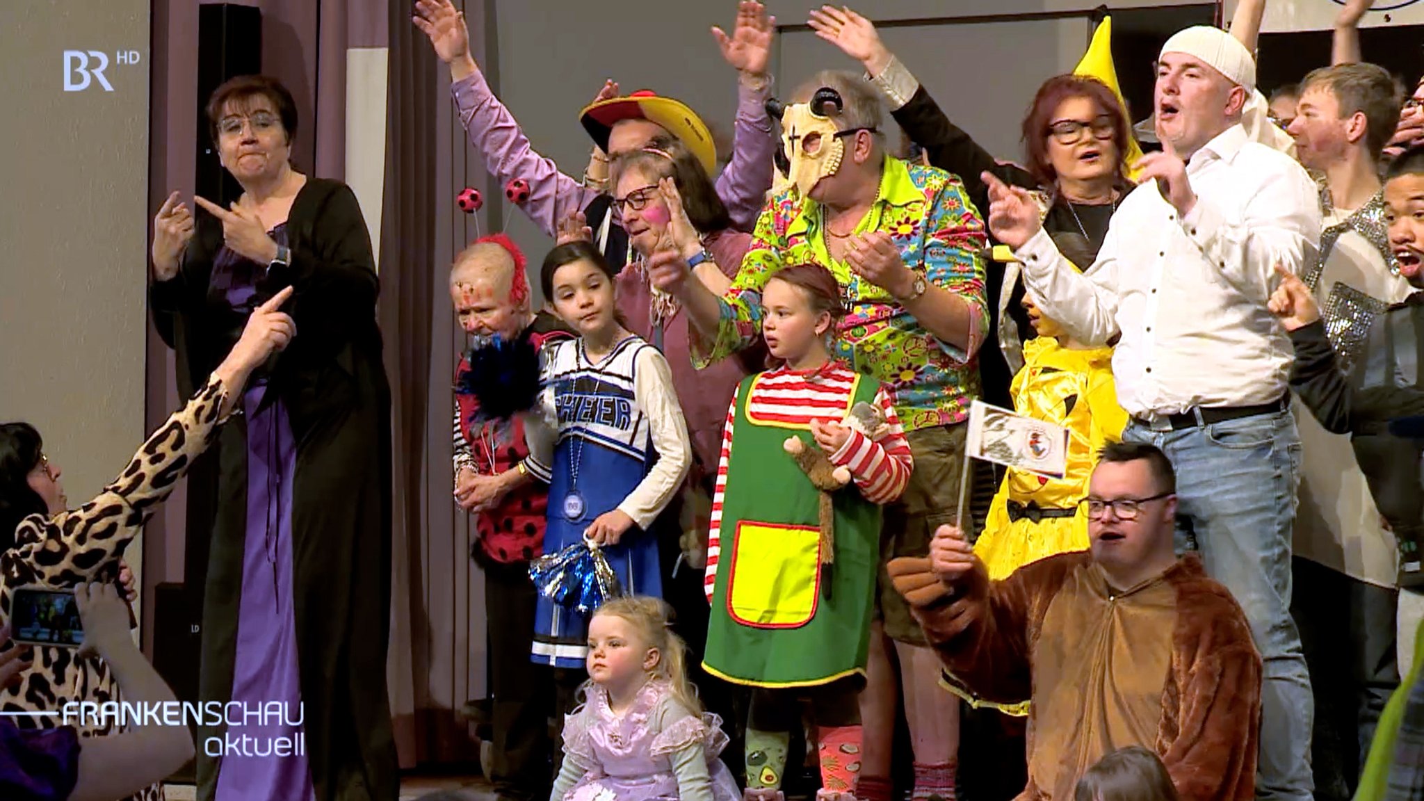 Besucher der Prunksitzung mit und ohne Handicap in Bayreuth.