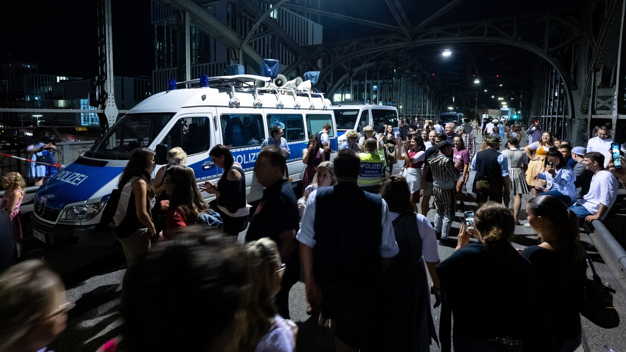 Polizei-Spezialeinsatz zur Wiesn: "Wer tanzt, schlägt nicht"