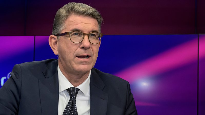 Porträt des Verlegers und Journalisten | Bild: Uwe Koch/Picture Alliance Porträt des Verlegers und Journalisten