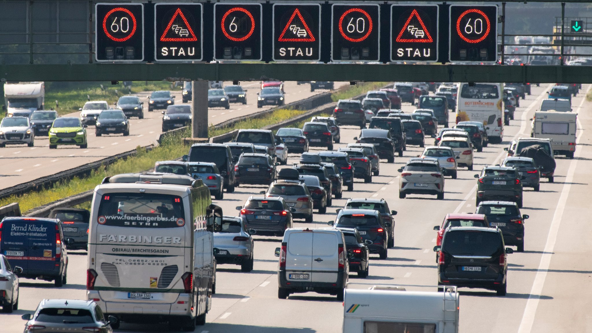 Staualarm am Wochenende: ADAC warnt vor vollen Autobahnen