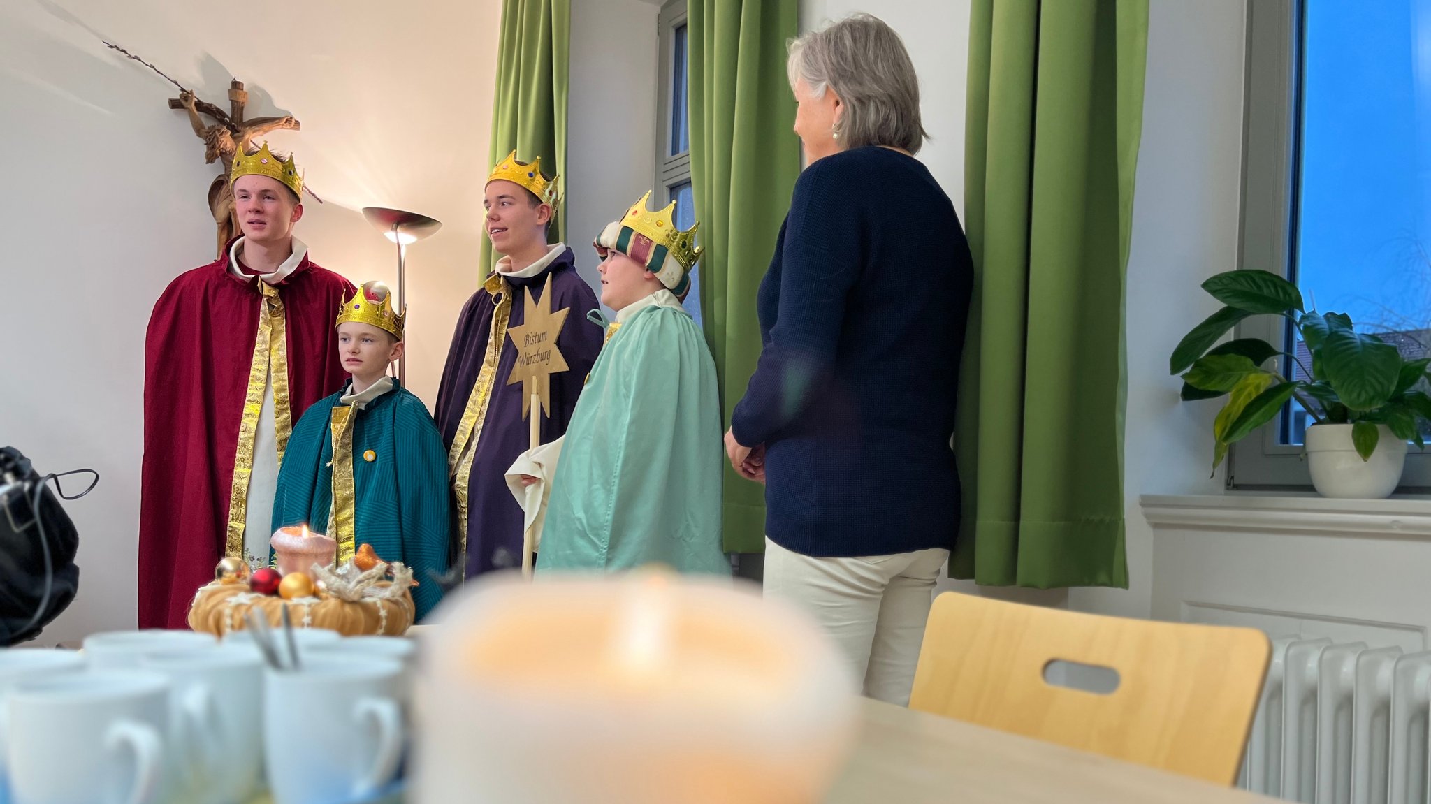 Vier Sternsinger aus Marktbreit fahren zum Bundeskanzler-Empfang