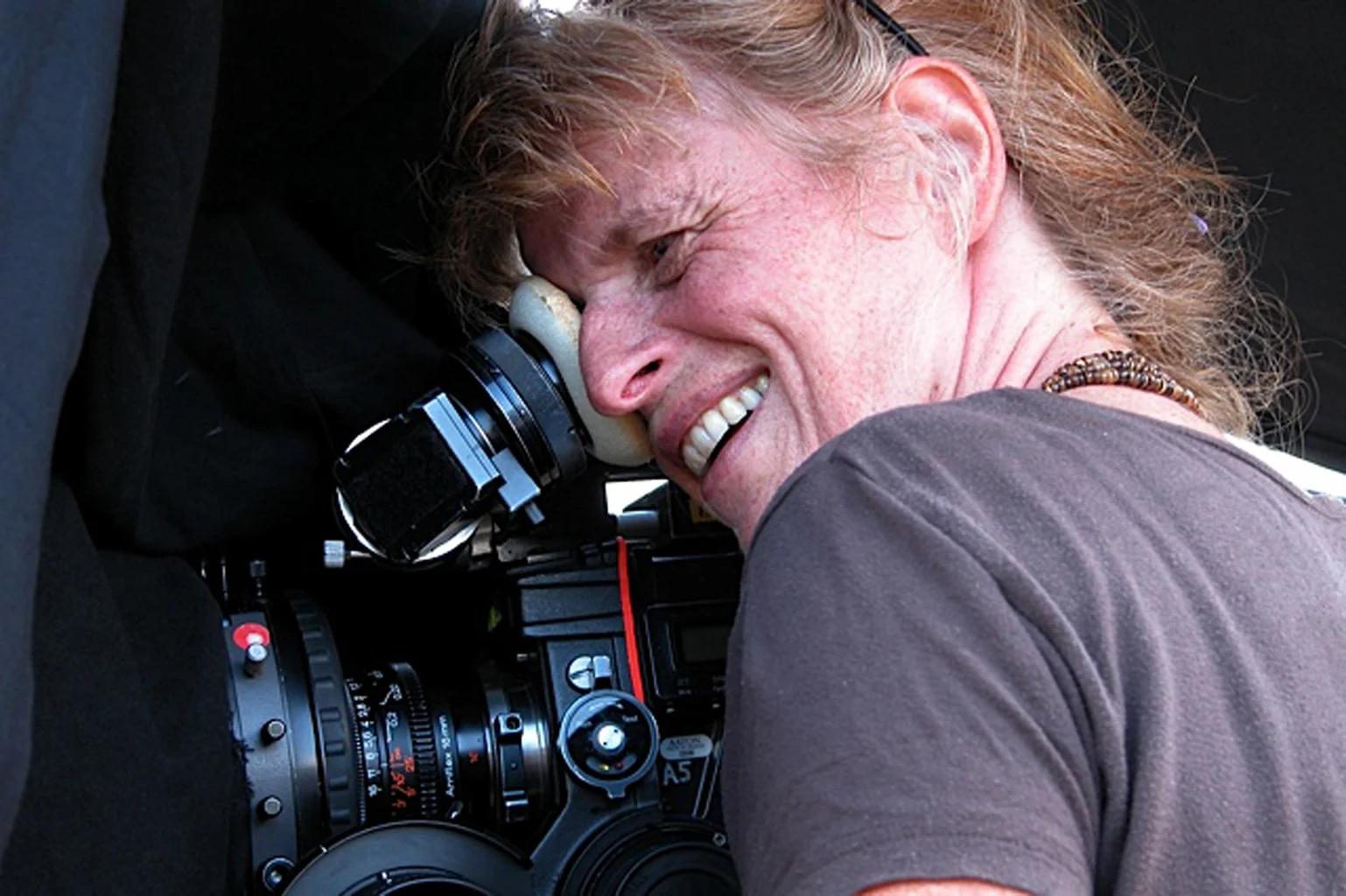 Man sieht Claire Simon 2013 bei den Dreharbeiten zu "Gare du Nord".