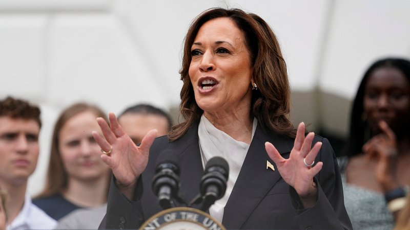 Kamala Harris bei einem Auftritt in Washington | Bild: REUTERS/Nathan Howard Kamala Harris bei einem Auftritt in Washington