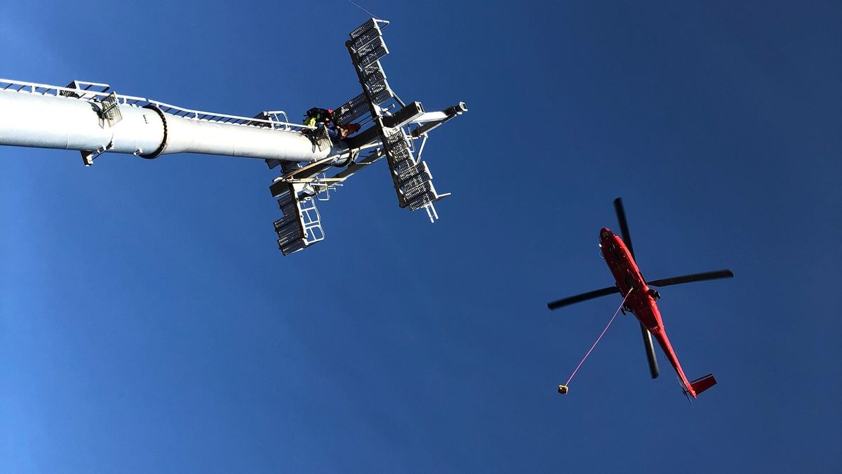 Helikoptereinsatz Am Geisskopf Stutzen Fur Sesselbahn Stehen Br24