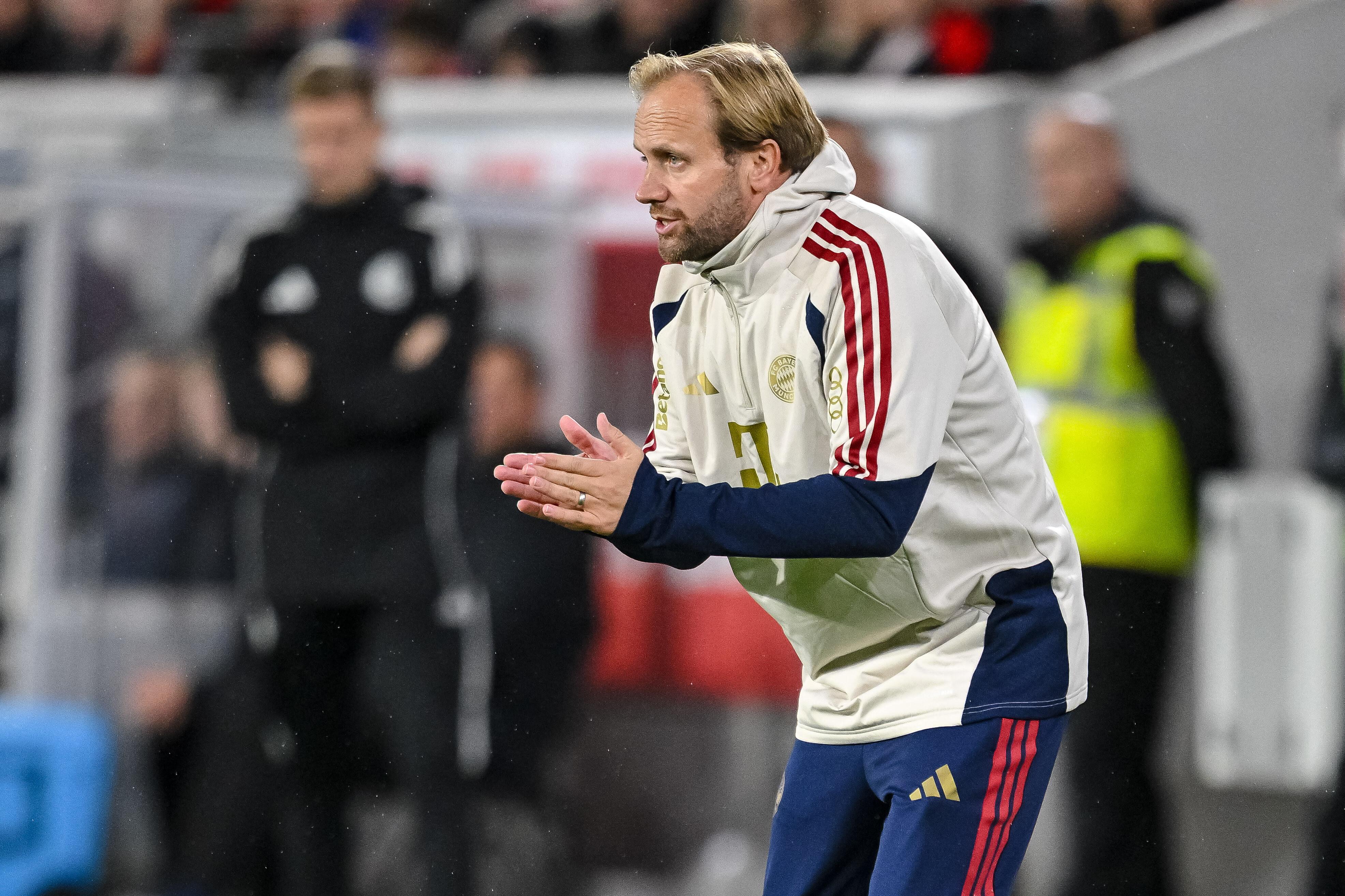 Vertritt aktuell den erkrankten Vincent Kompany beim FC Bayern: Co-Trainer Aaron Danks. | Bild:picture-alliance / dpa