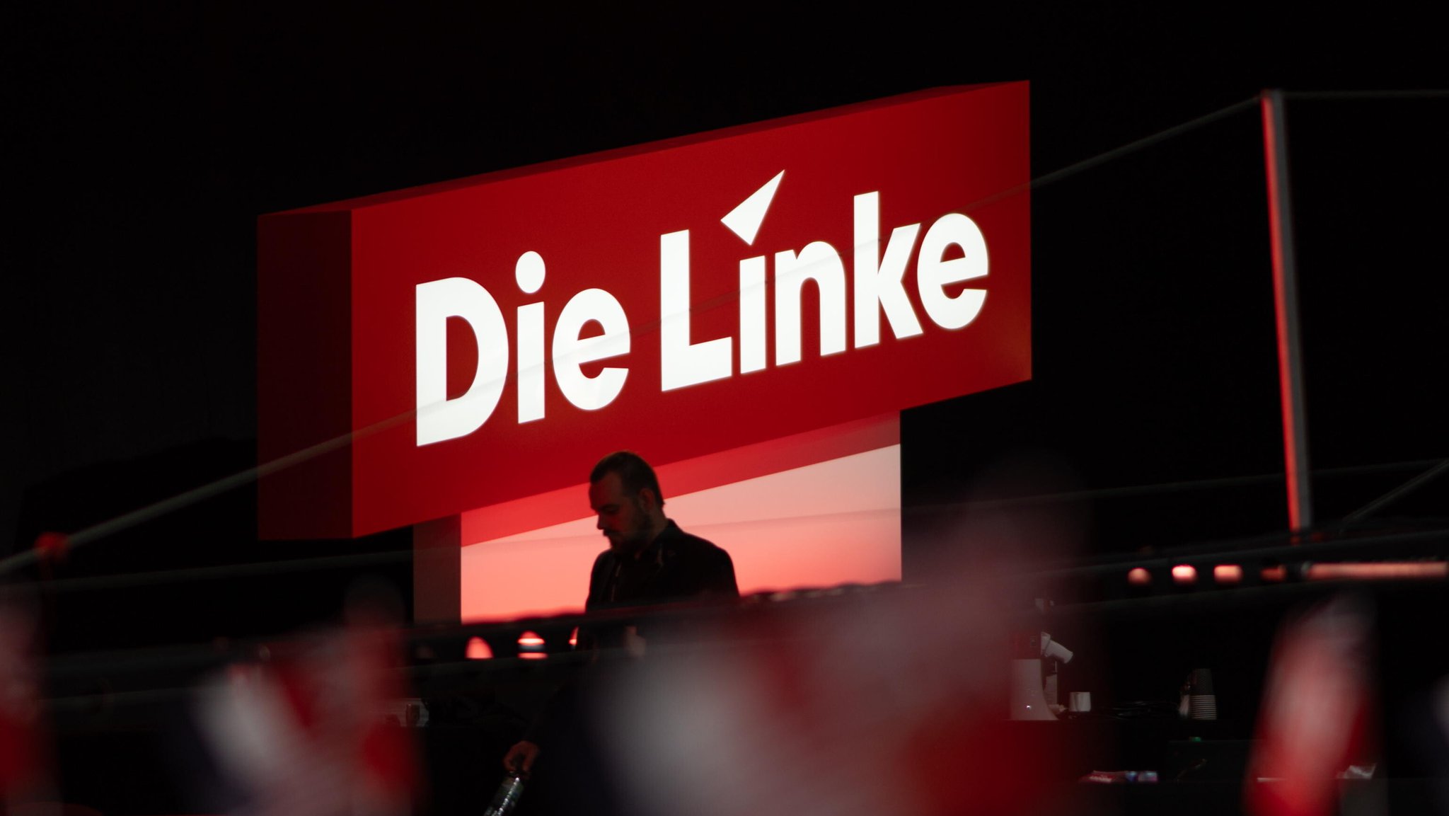 (Symbolbild) Das Logo der Linken | Bild: pa/dpa/Chris Emil Janssen (Symbolbild) Das Logo der Linken