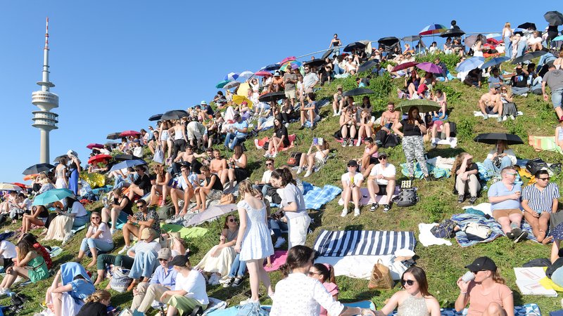 Taylor Swift-Fans haben auf dem Olympiastadion einen neuen Rekord aufgestellt | Bild: picture alliance / SZ Photo | Robert Haas Taylor Swift-Fans haben auf dem Olympiastadion einen neuen Rekord aufgestellt