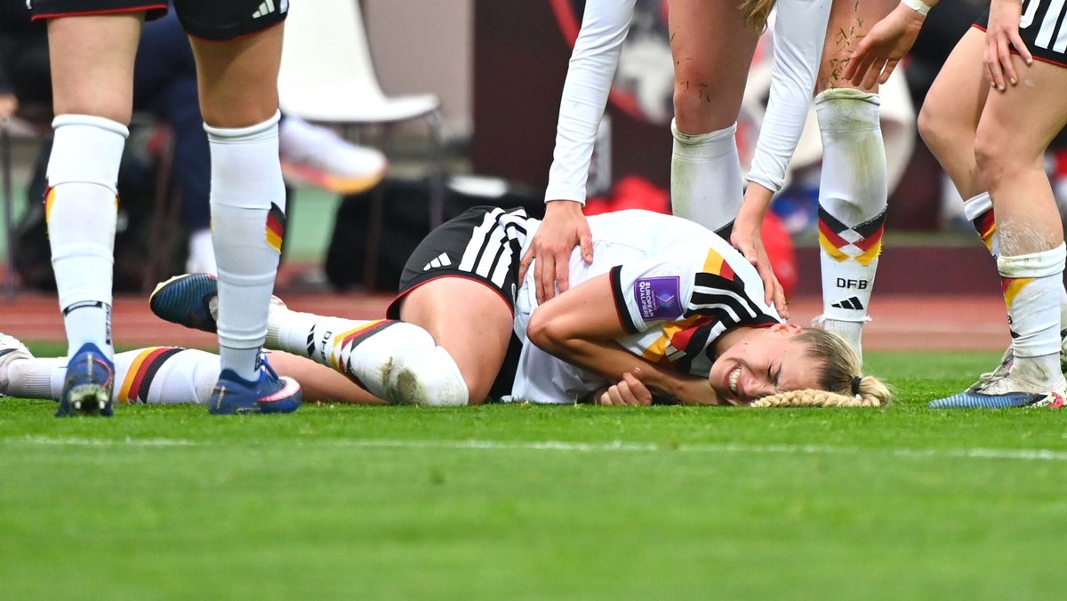 DFB-Frauen: Sorge um Gwinn nach Kantersieg gegen Österreich