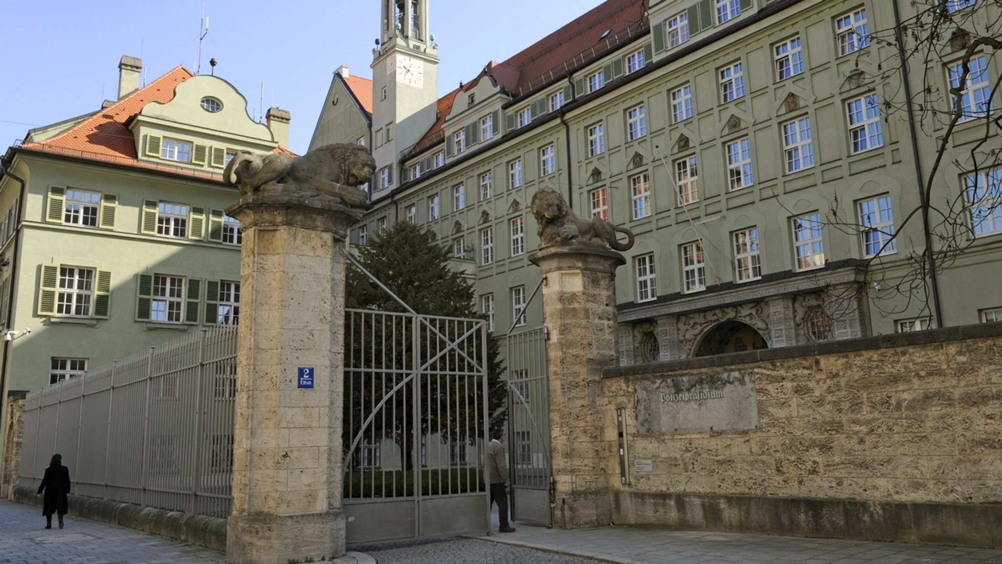 Münchner Polizeipräsidium in der Ettstraße.