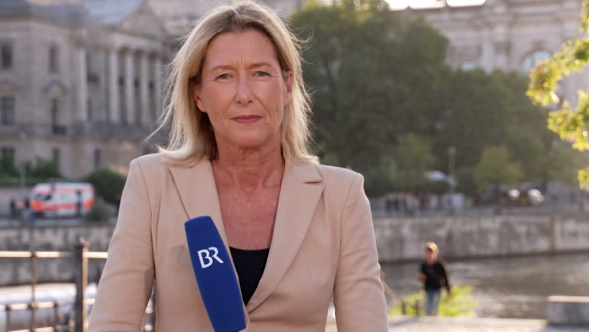 BR-Hauptstadtstudioleiterin Stephanie Stauss zur Reaktion von Friedrich Merz | Bild: Bayerischer Rundfunk 2026 BR-Hauptstadtstudioleiterin Stephanie Stauss zur Reaktion von Friedrich Merz