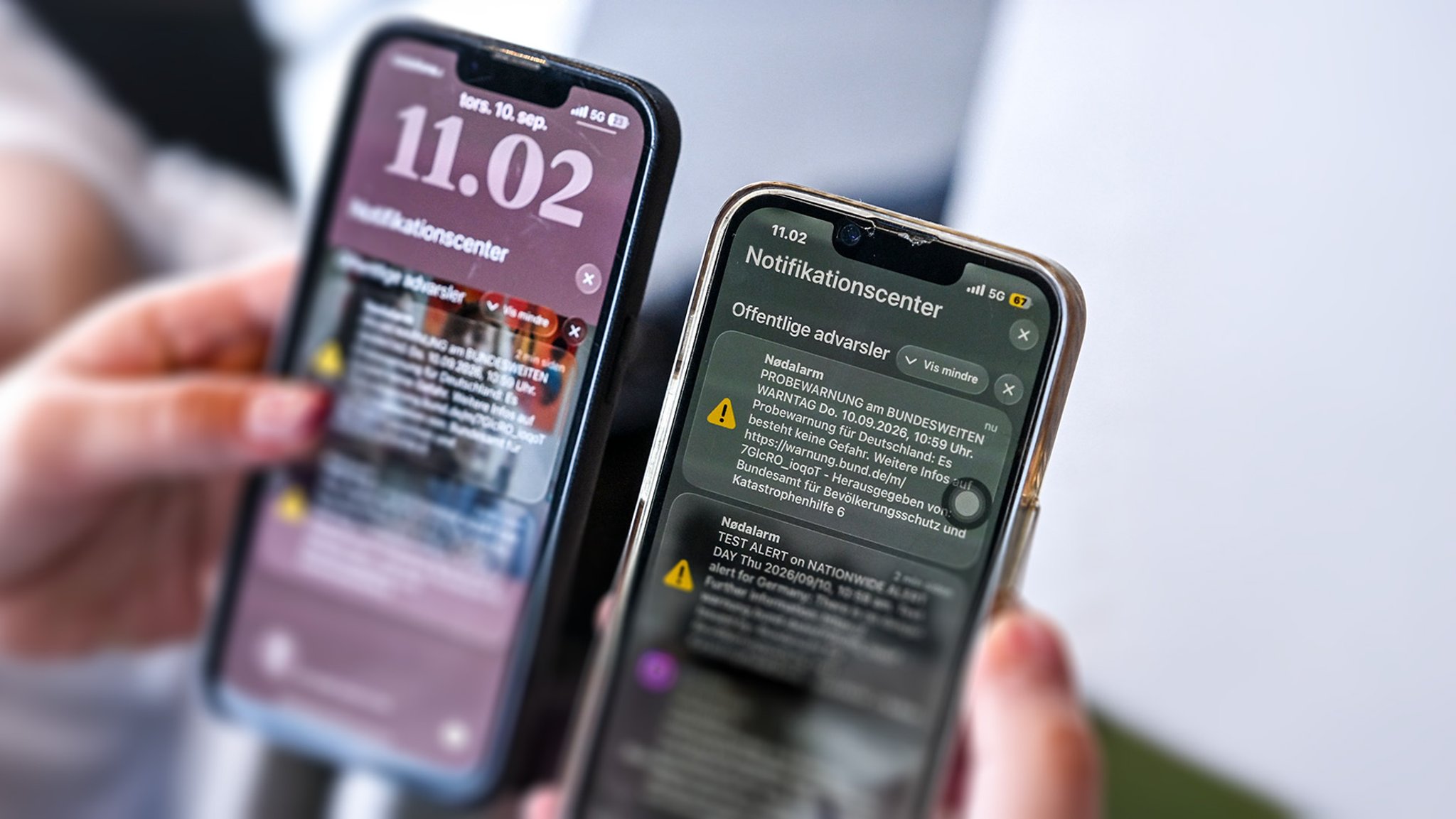 Heute um 11 Uhr hat Deutschland mal wieder ganz offiziell Alarm gemacht. Auf den Handys, im Radio und natürlich auch über Sirenen. Lautstarker Test, ob unsere Warnsysteme auch wirklich funktionieren. | Bild: Bayerischer Rundfunk 2026 Heute um 11 Uhr hat Deutschland mal wieder ganz offiziell Alarm gemacht. Auf den Handys, im Radio und natürlich auch über Sirenen. Lautstarker Test, ob unsere Warnsysteme auch wirklich funktionieren.