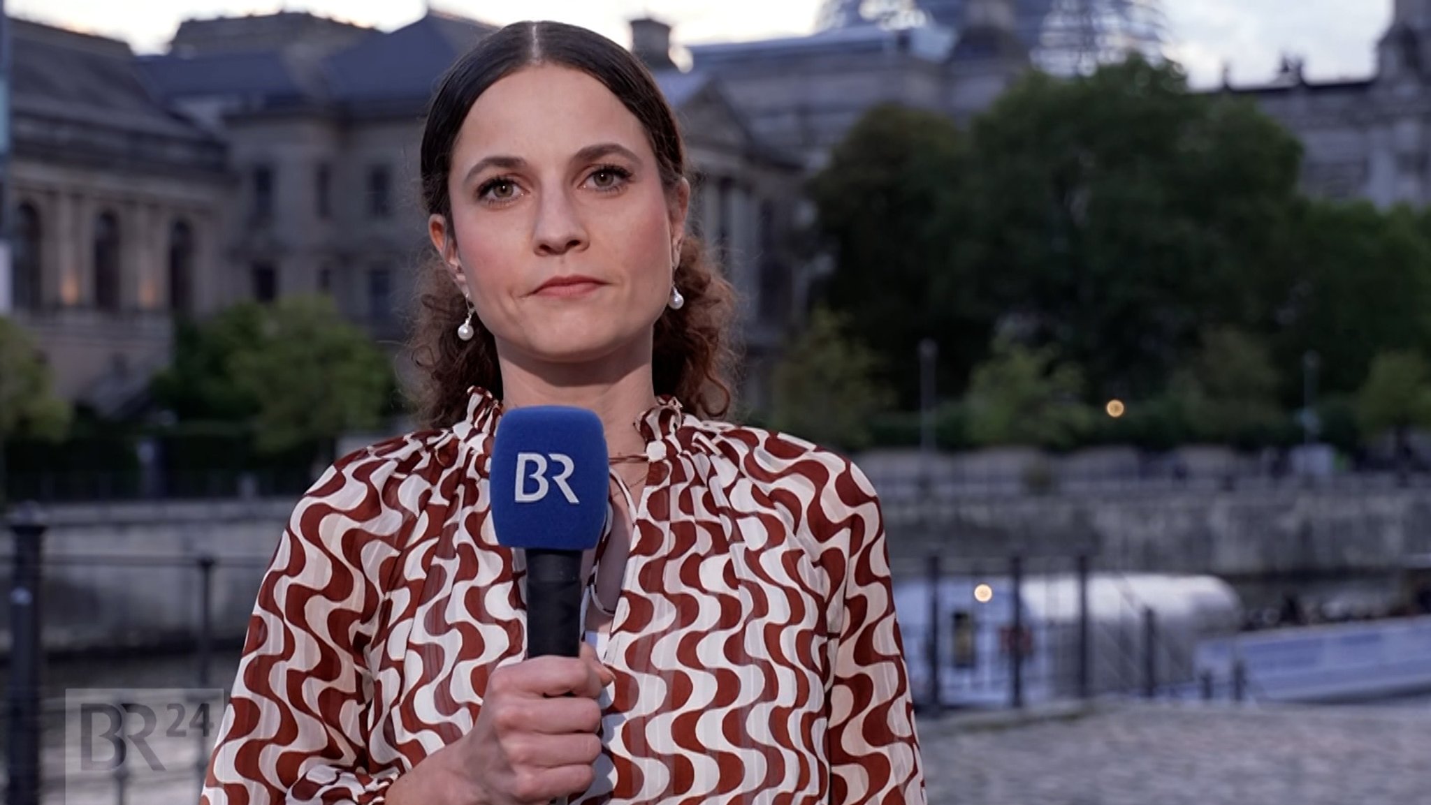 BR-Korrespondentin Sarah Beham zur Pflegereform | Bild: BR BR-Korrespondentin Sarah Beham zur Pflegereform